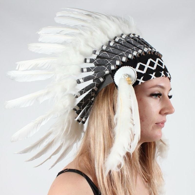 Hårpryd i urfolksinspirert stil